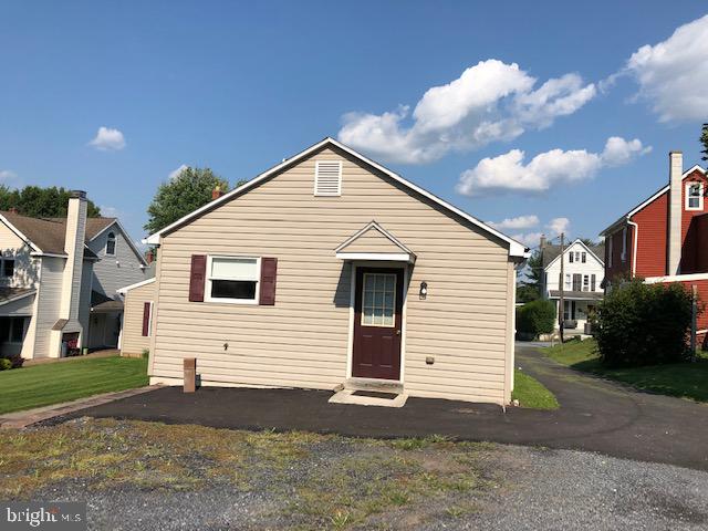 975 Maple Street Lititz, PA 17543 - Photo 1 of 13