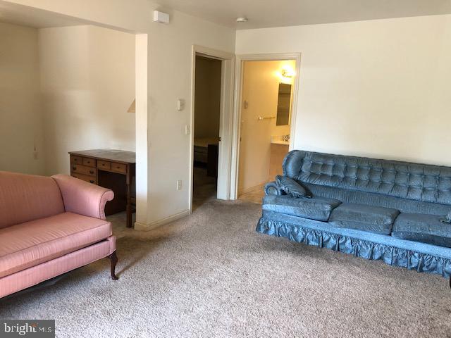 975 Maple Street Lititz, PA 17543 - Photo 4 of 13