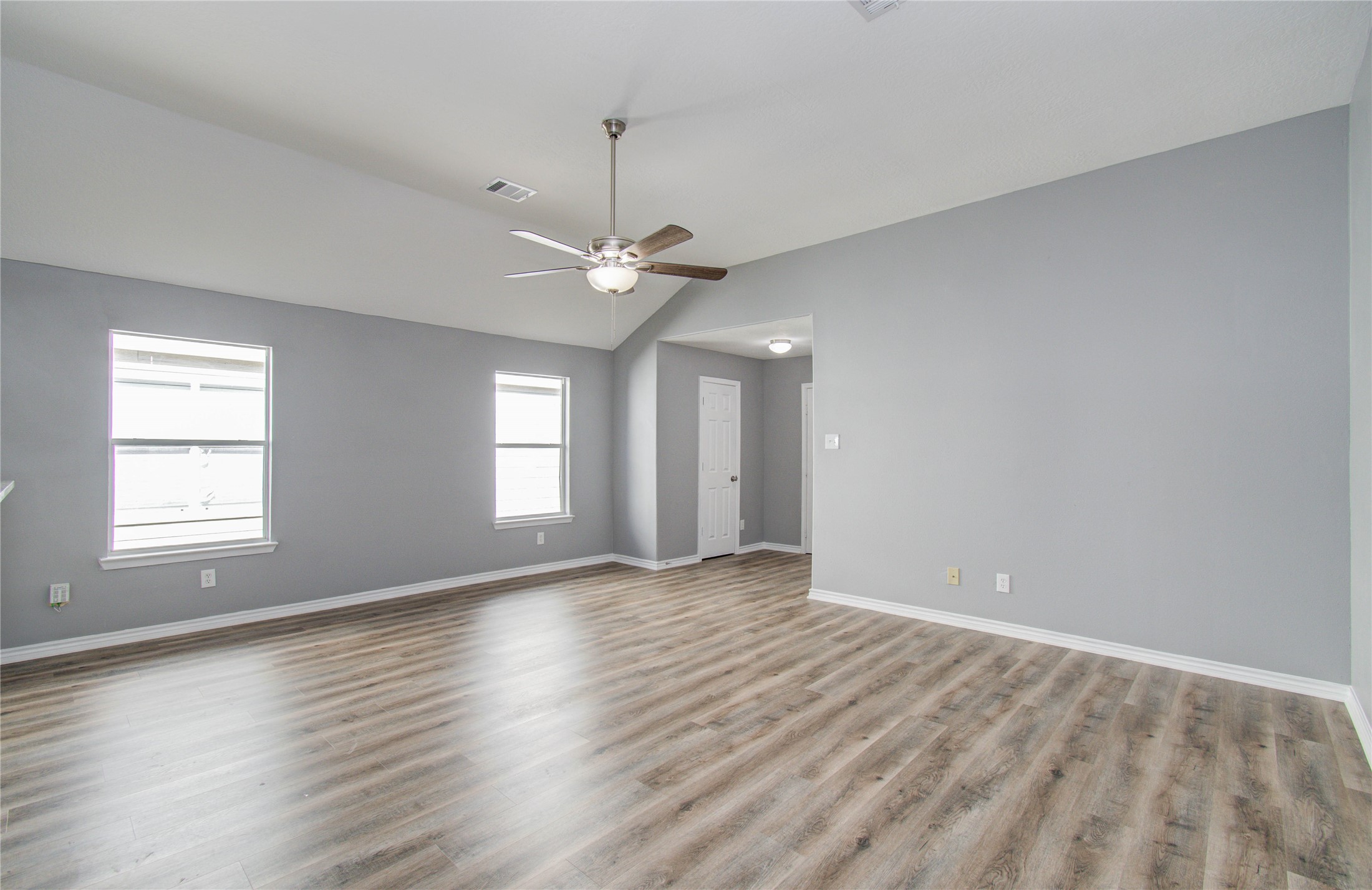 8511 Doskocil Drive Houston, TX 77044 - Photo 3 of 25