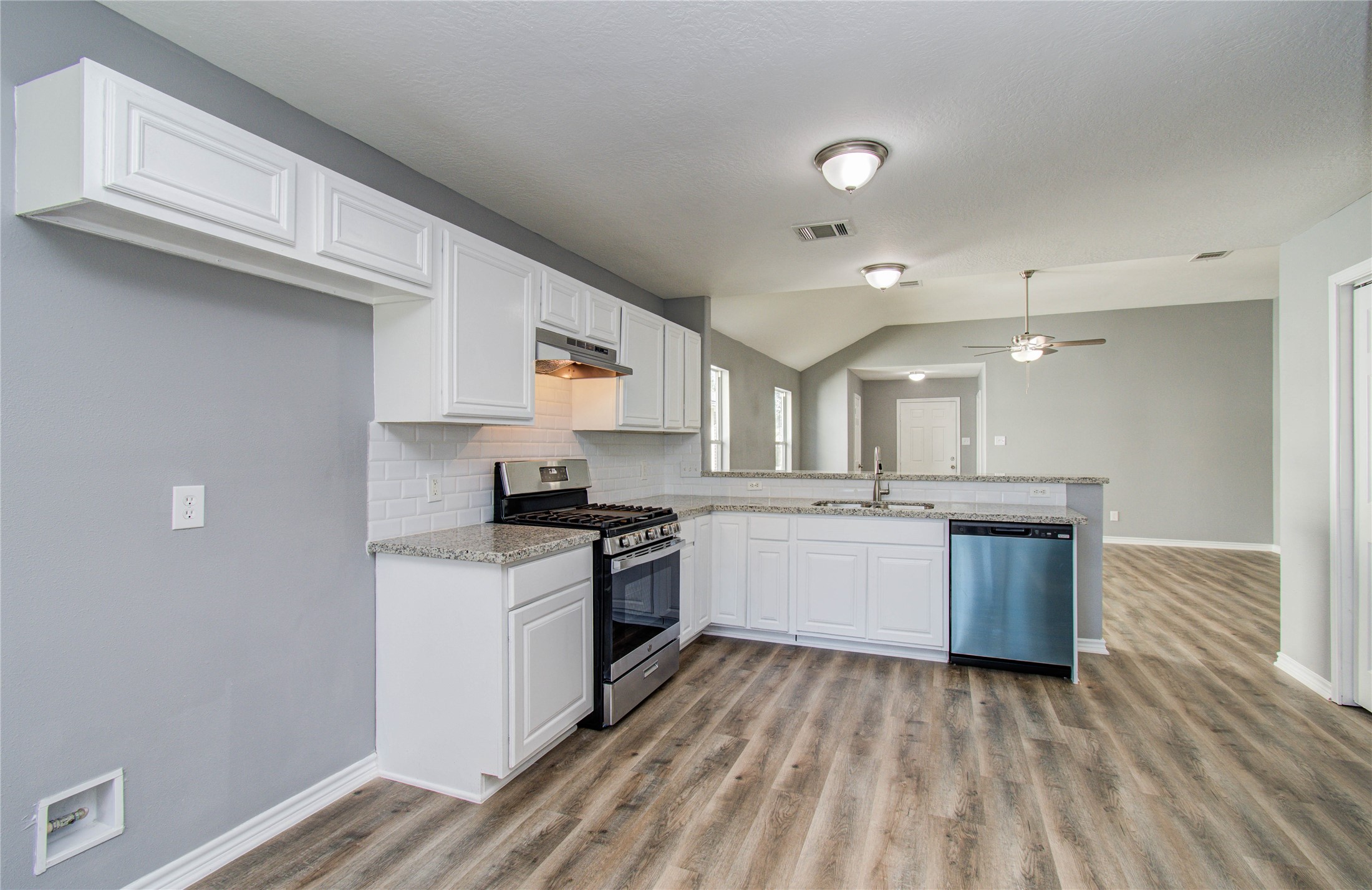 8511 Doskocil Drive Houston, TX 77044 - Photo 4 of 25