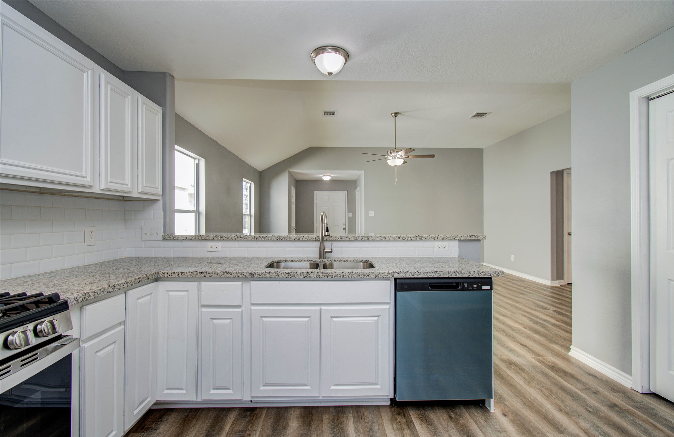 8511 Doskocil Drive Houston, TX 77044 - Photo 6 of 25