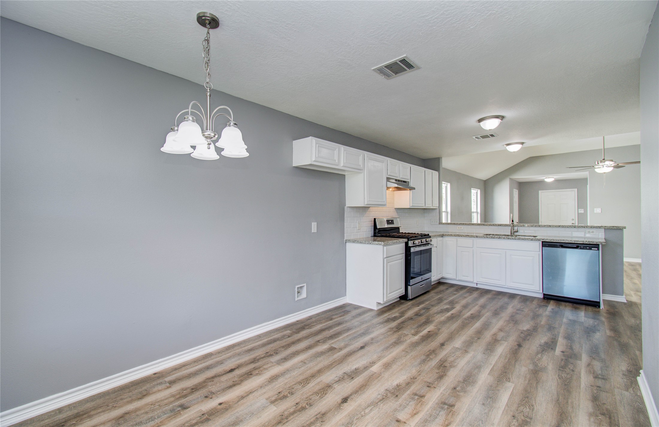 8511 Doskocil Drive Houston, TX 77044 - Photo 9 of 25