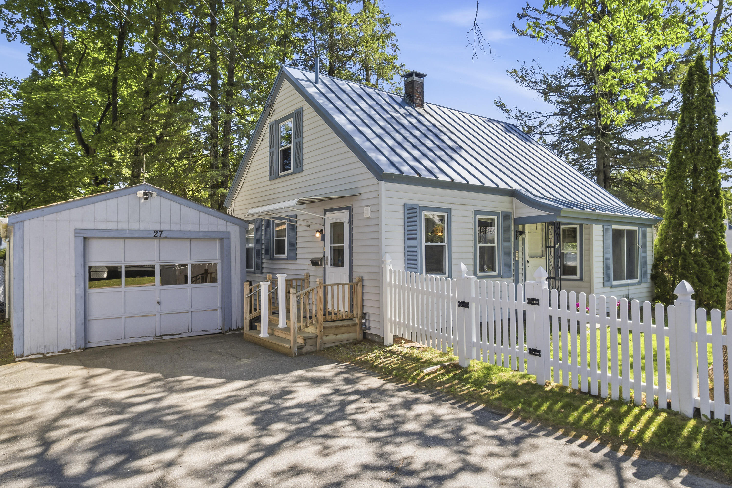 27 Edgemont Avenue Waterville, ME 04901 - Photo 3 of 53 27 Edgemont Avenue, Waterville
