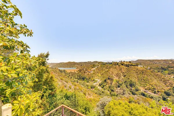 $14,975 | 1410 Stradella Road, Los Angeles, CA 90077
