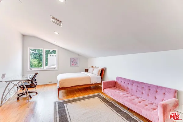 $14,975 | 1410 Stradella Road, Los Angeles, CA 90077