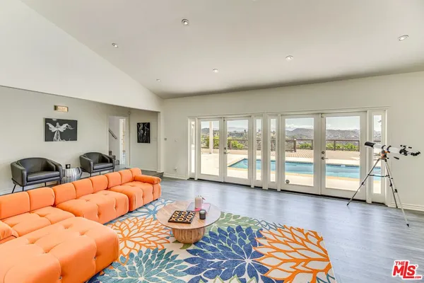 $14,975 | 1410 Stradella Road, Los Angeles, CA 90077