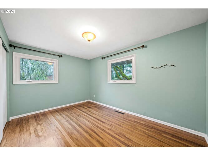 6315 Southwest Peyton Road Portland, OR 97219 - Photo 11 of 24 Gallery Image 11