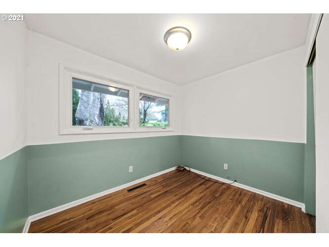 6315 Southwest Peyton Road Portland, OR 97219 - Photo 13 of 24 Gallery Image 13
