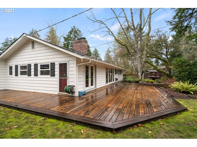 6315 Southwest Peyton Road Portland, OR 97219 - Photo 16 of 24 Gallery Image 16