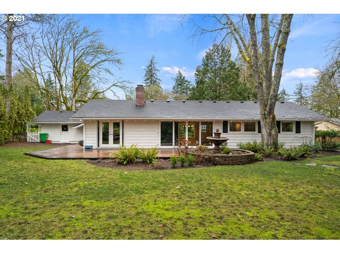 6315 Southwest Peyton Road Portland, OR 97219 - Photo 18 of 24 Gallery Image 18