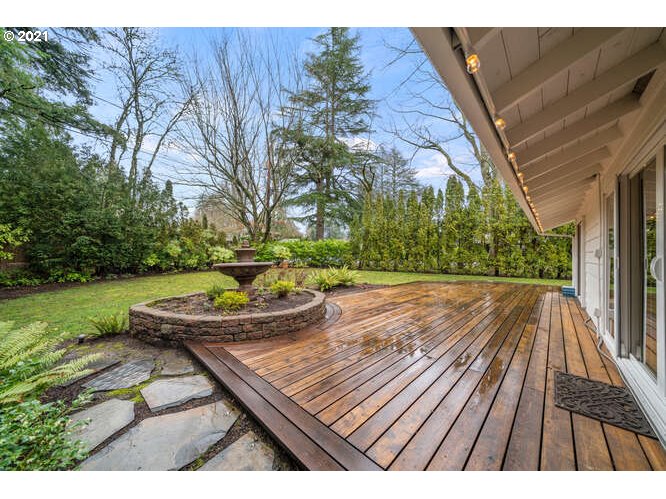 6315 Southwest Peyton Road Portland, OR 97219 - Photo 20 of 24 Gallery Image 20