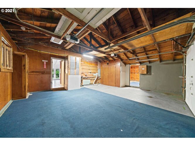 6315 Southwest Peyton Road Portland, OR 97219 - Photo 10 of 24 Gallery Image 10