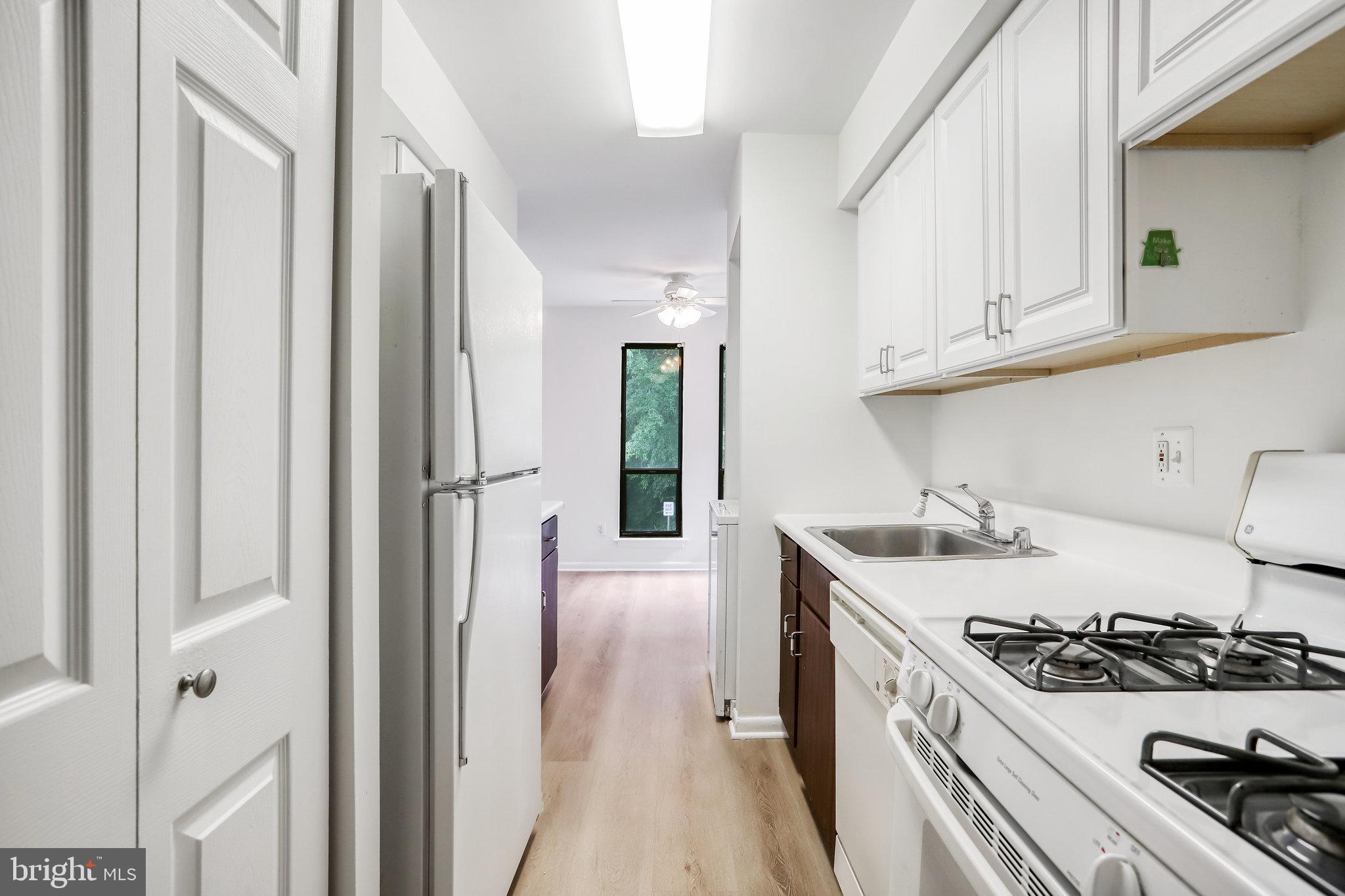 11224 Chestnut Grove Square, Unit 15 Reston, VA 20190 - Photo 11 of 40 Gallery Image 11