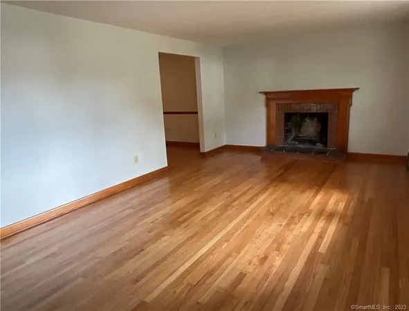 $2,550 | 2 Eastview Drive, Vernon, CT 06066