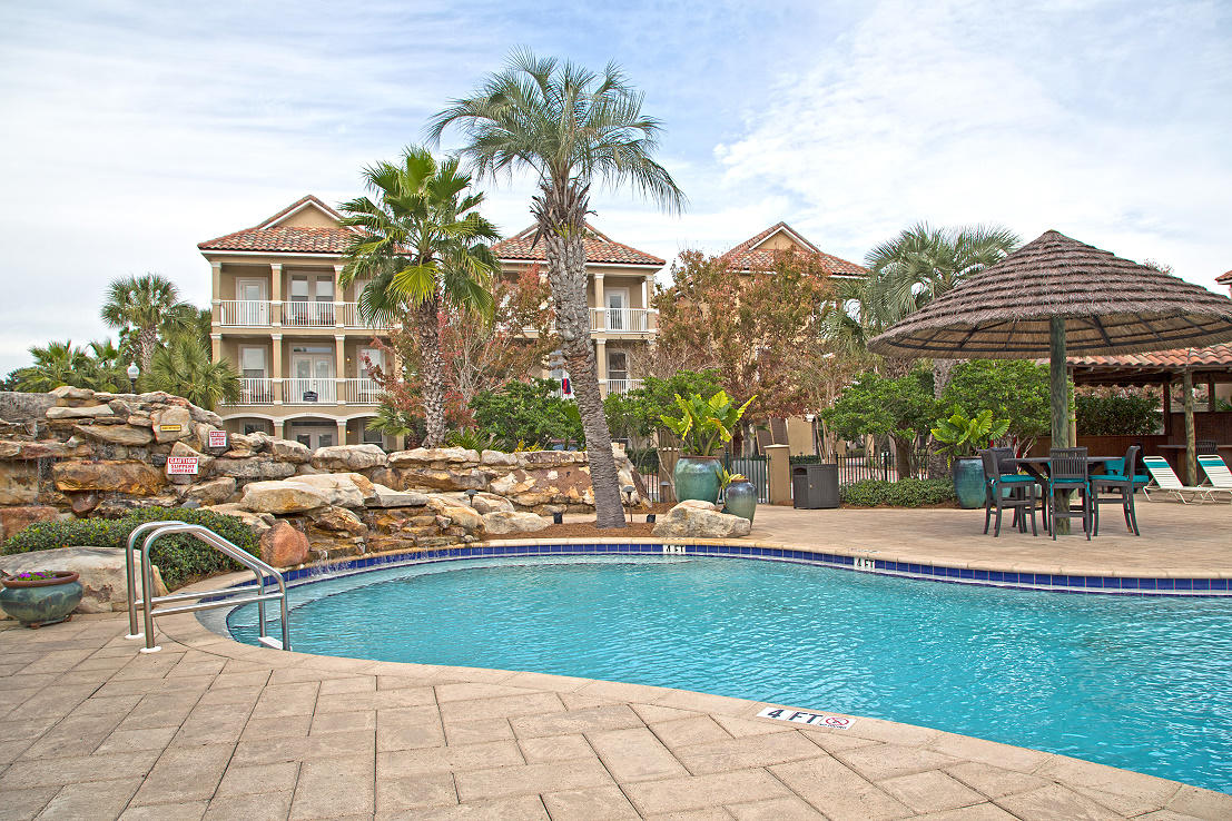 199 Grand Key Loop East, Unit 1990 Destin, FL 32541 - Photo 10 of 11 CommunityPoolView3