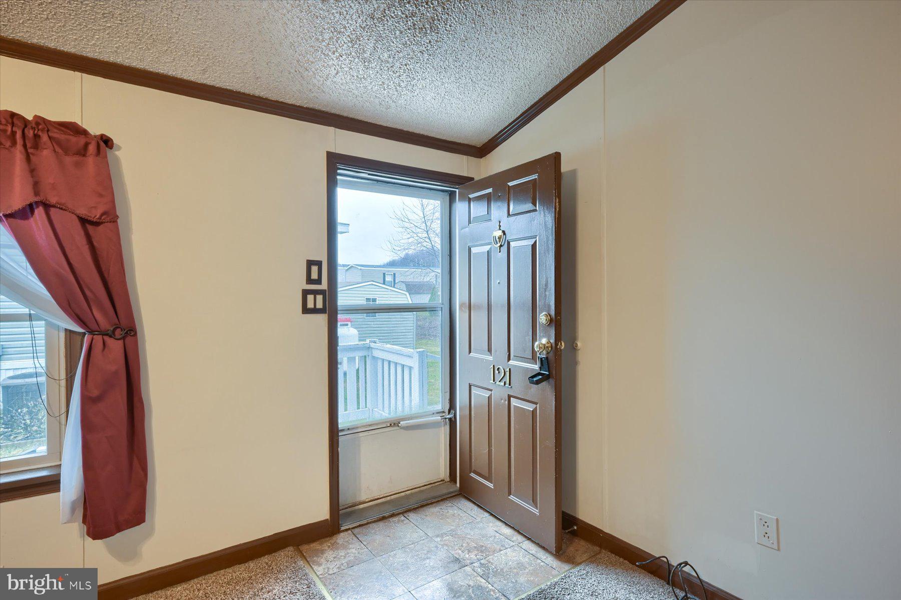 121 Decatur Drive Grantville, PA 17028 - Photo 4 of 27 Gallery Image 4