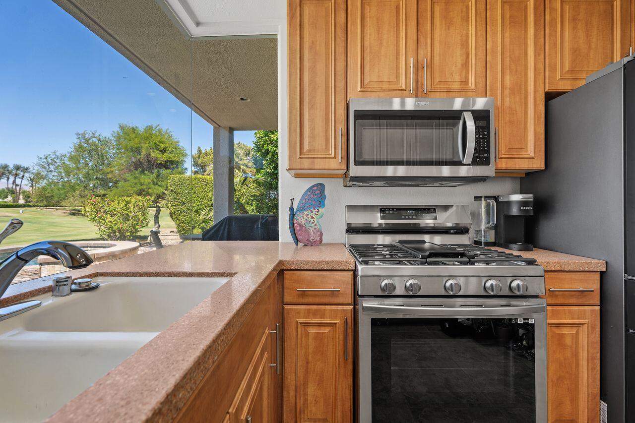 48 Pebble Beach Drive Rancho Mirage, CA 92270 - Photo 13 of 35 14_12136613_189772_189772-EI-114