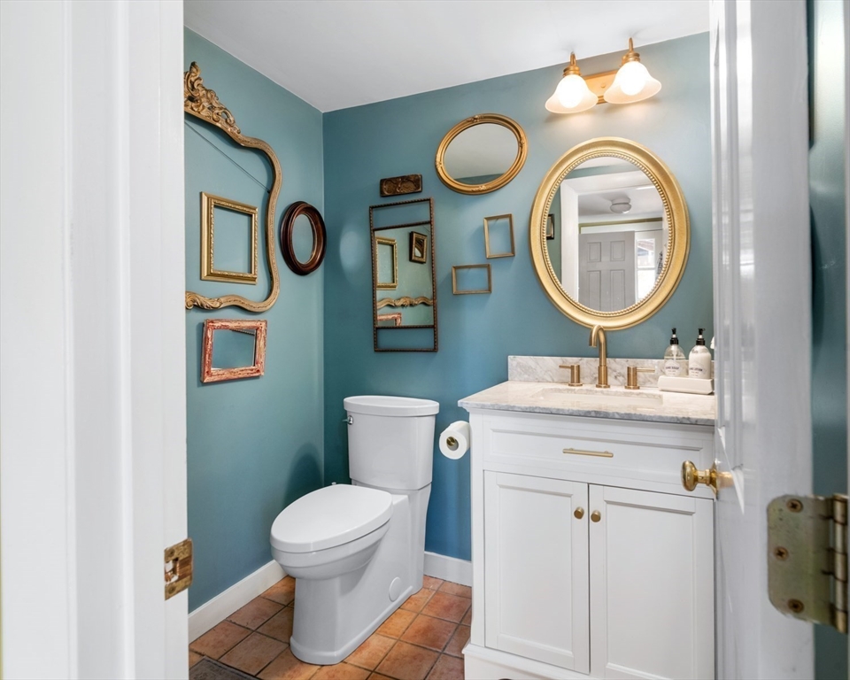 97 Leavitt Street Hingham, MA 02043 - Photo 15 of 35