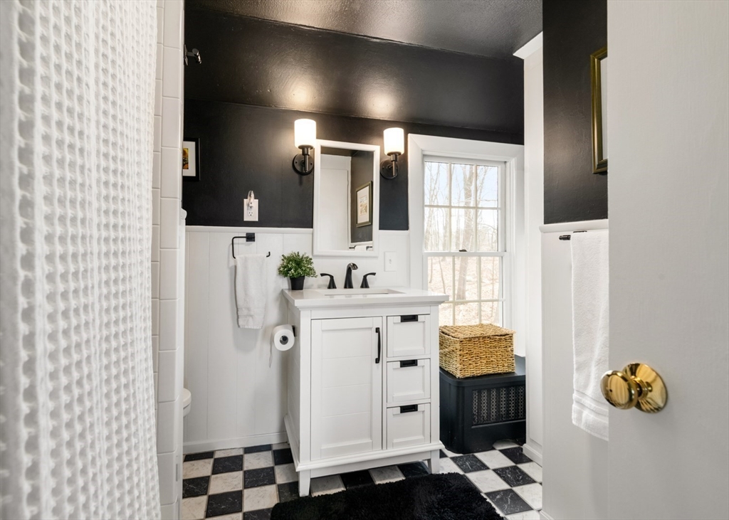 97 Leavitt Street Hingham, MA 02043 - Photo 21 of 35