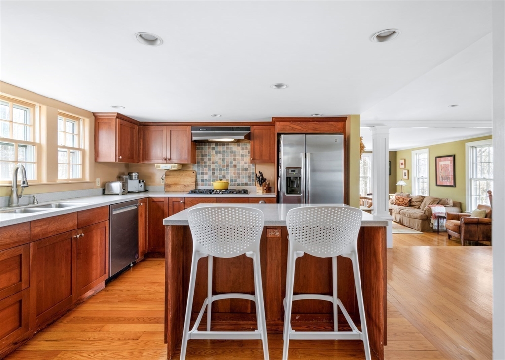 97 Leavitt Street Hingham, MA 02043 - Photo 5 of 35