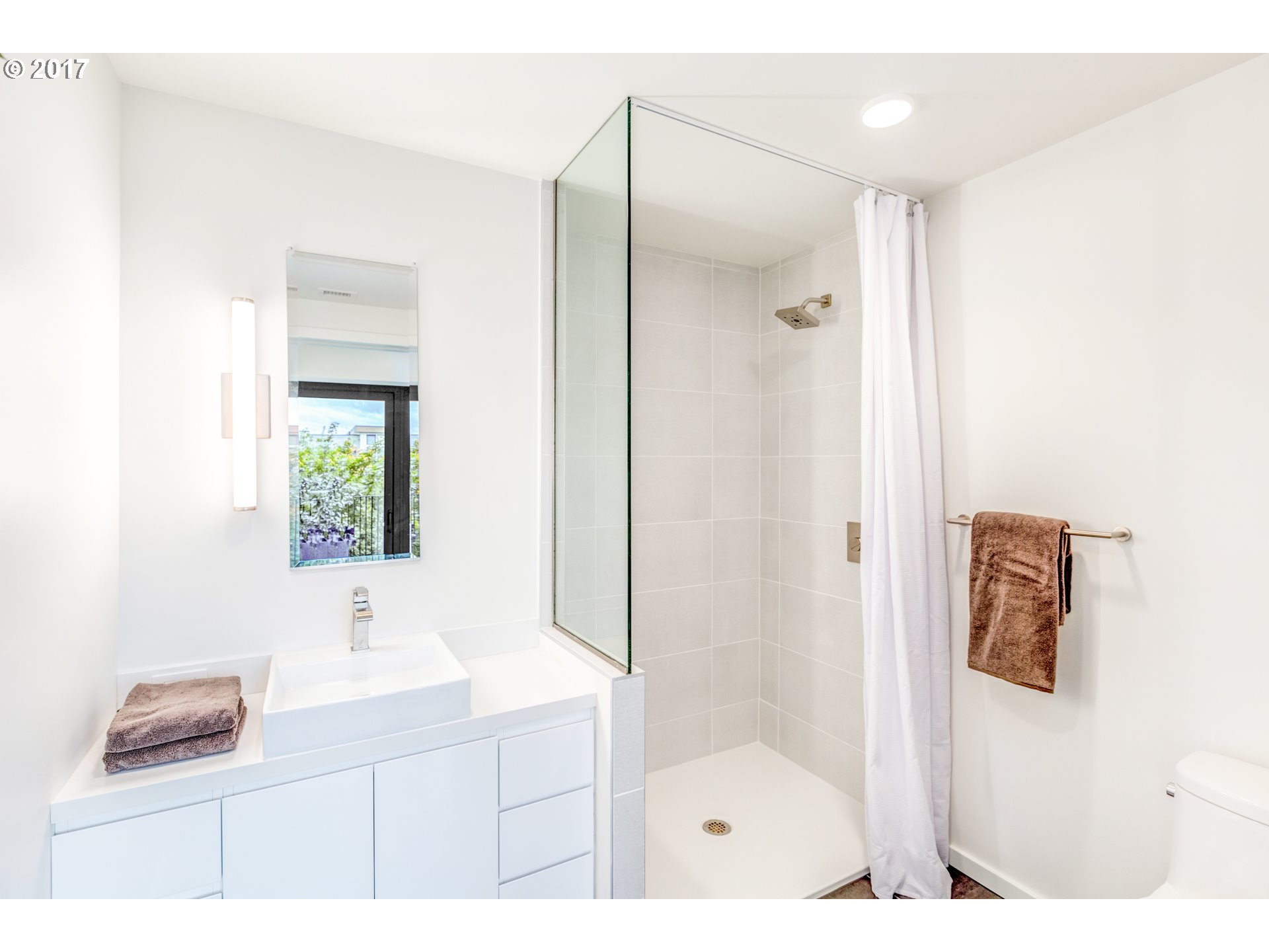 12 Northeast Fremont Street, Unit 4W Portland, OR 97212 - Photo 17 of 22