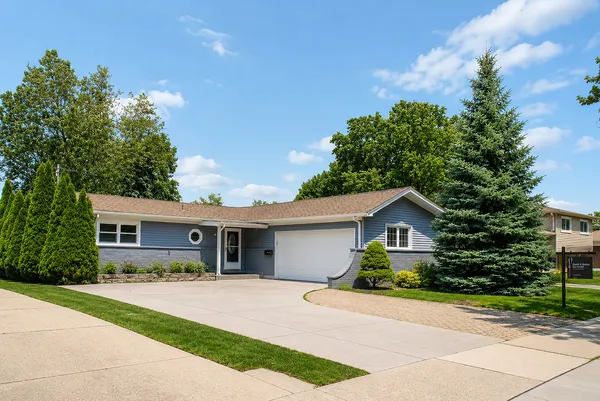 $474,900 | 770 Cordial Drive, Des Plaines, IL 60018