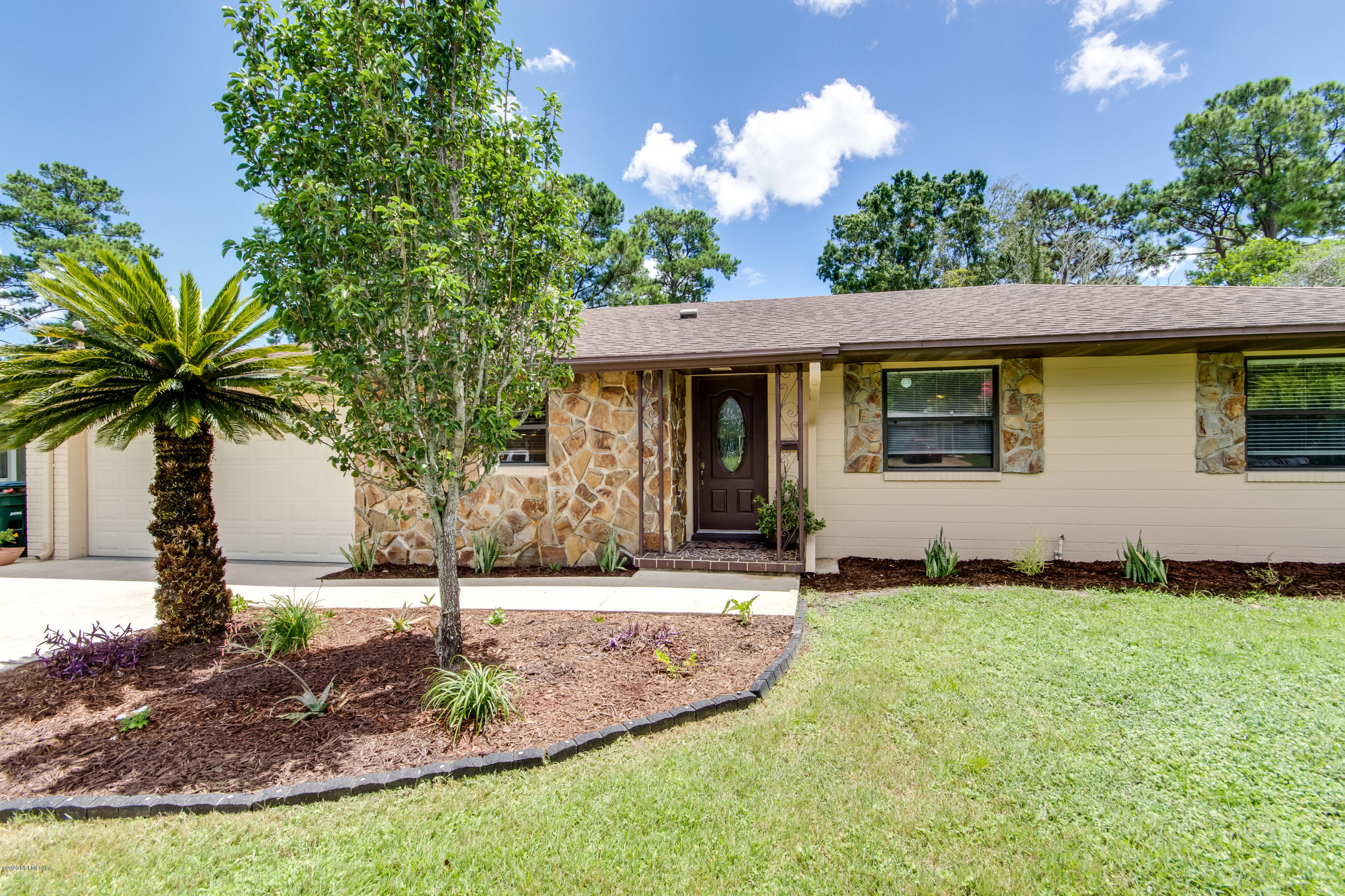 609 Matterhorn Road Jacksonville, FL 32216 - Photo 3 of 31 20200721 609 Matterhorn Rd005LARGE