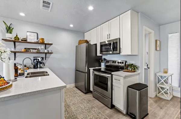 $394,000 | 7600 Seawall Boulevard, Unit 208, Galveston, TX 77551