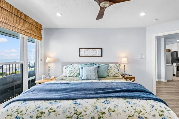 $394,000 | 7600 Seawall Boulevard, Unit 208, Galveston, TX 77551