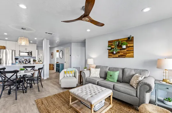 $394,000 | 7600 Seawall Boulevard, Unit 208, Galveston, TX 77551