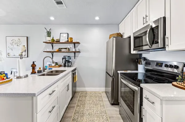 $394,000 | 7600 Seawall Boulevard, Unit 208, Galveston, TX 77551