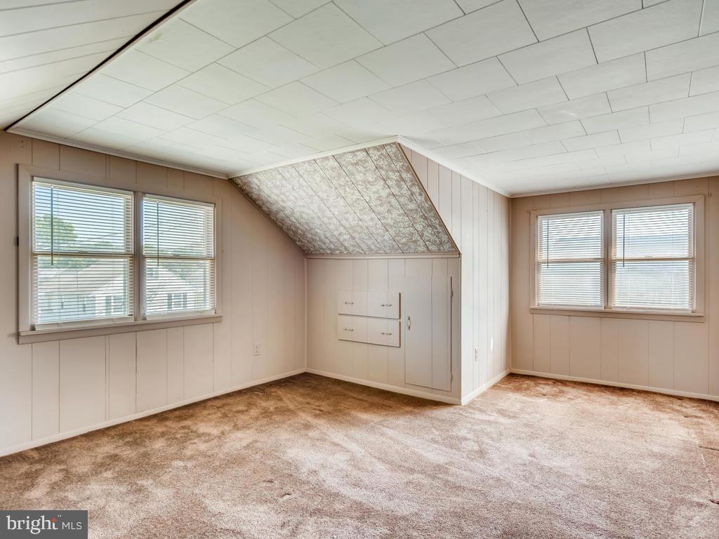 947 Woodlynn Road Baltimore, MD 21221 - Photo 19 of 36 Bedroom 2 (Upper Lvl)