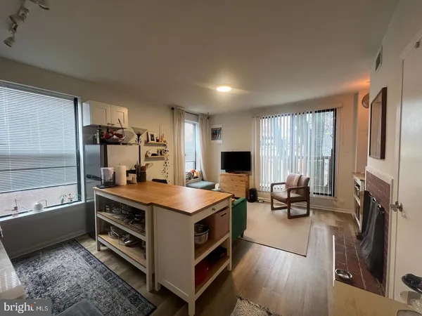 $2,250 | 1904 Fairmount Avenue, Unit 3, Philadelphia, PA 19130