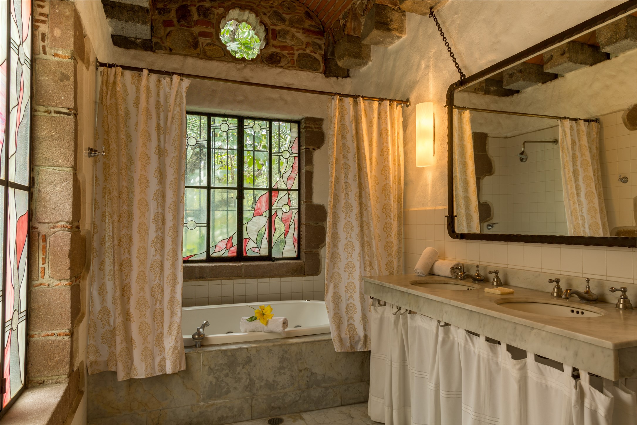 41.8 Carr Fed Cuernavaca - Chilpancingo Route Mexico, MO 65265 - Photo 17 of 34 a bathroom with a granite countertop sink and a window