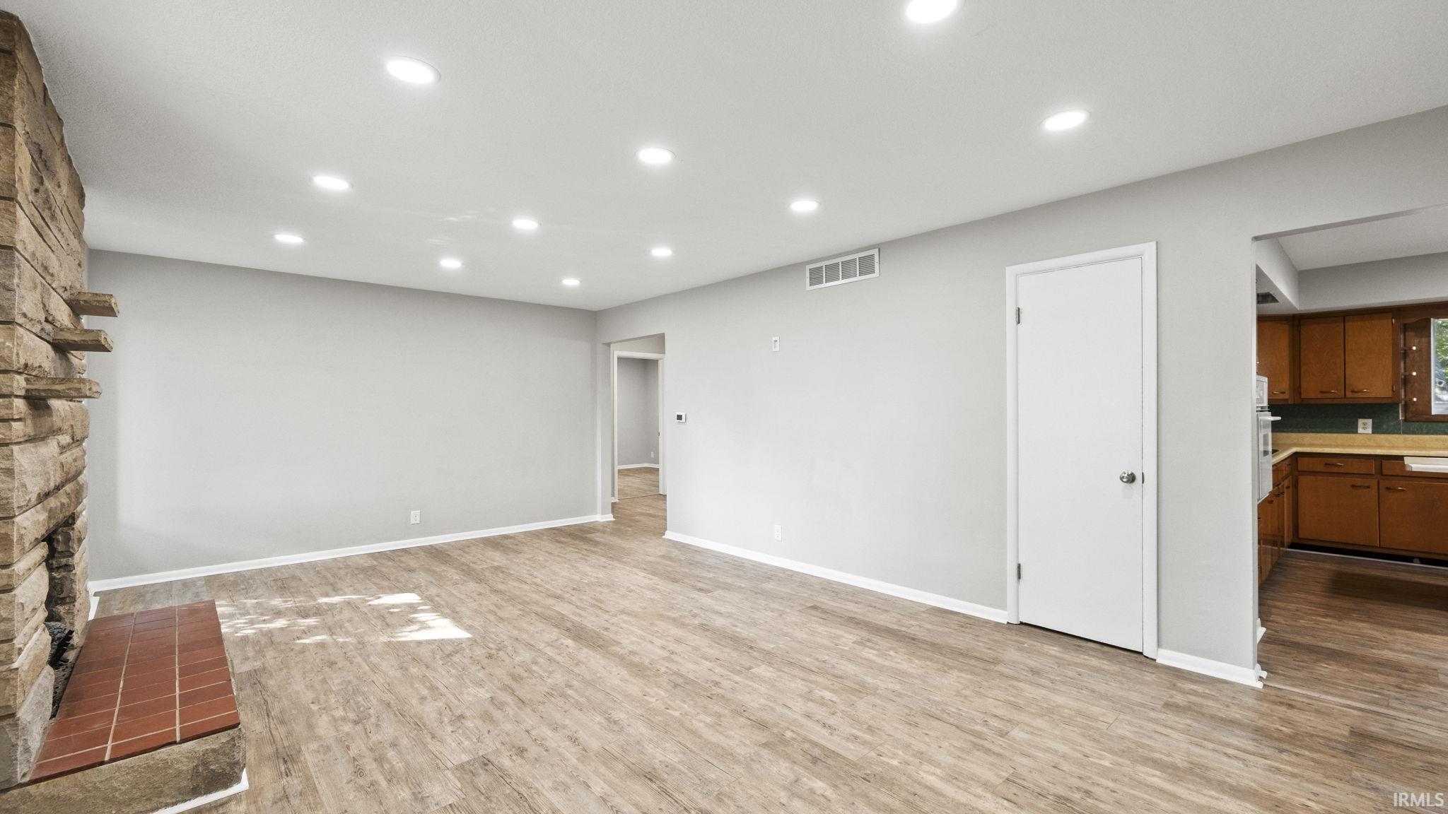 8951 Stellhorn Road Fort Wayne, IN 46835 - Photo 5 of 29 Gallery Image 5
