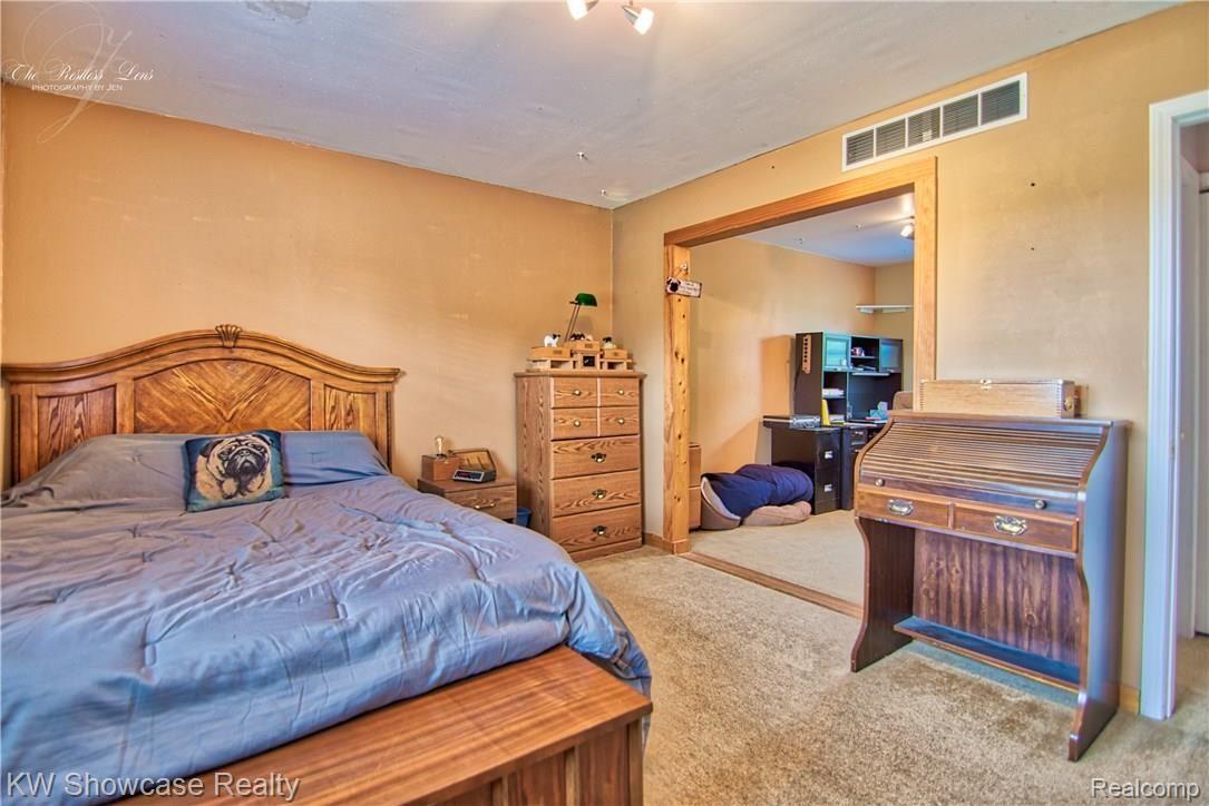 18364 Hickory Ridge Road Fenton, MI 48430 - Photo 26 of 36 18374HickoryRidgeRdint-15.jpg
