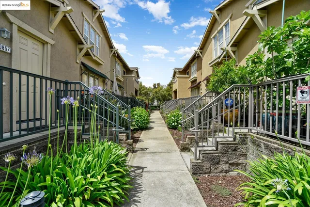 $549,990 | 10859 Packard Street, Unit 155, Oakland, CA 94603