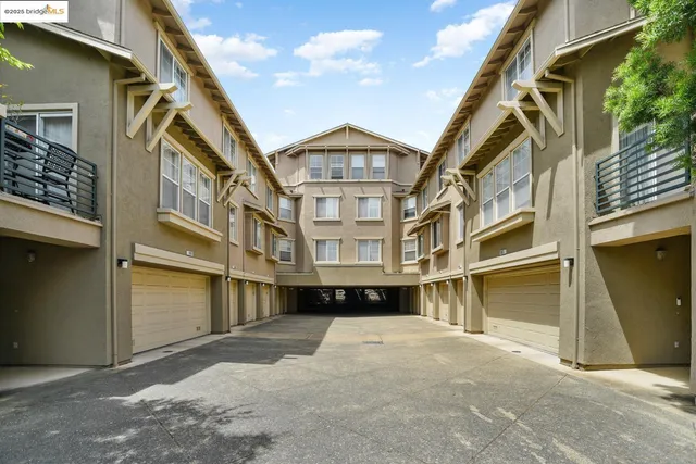 $549,990 | 10859 Packard Street, Unit 155, Oakland, CA 94603