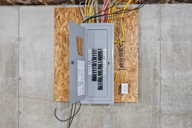 $949,900 | 80 Sky Drive, Windham, ME 04062