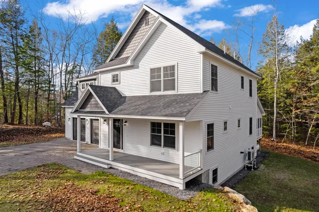 $949,900 | 80 Sky Drive, Windham, ME 04062