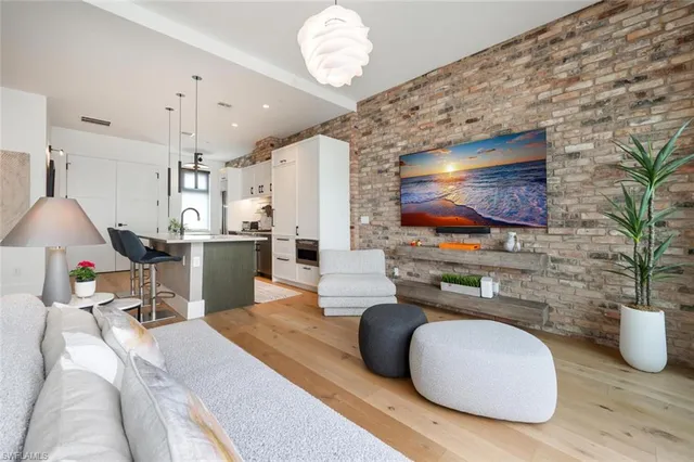 $13,000 | 850 Central Avenue, Unit 311, Naples, FL 34102