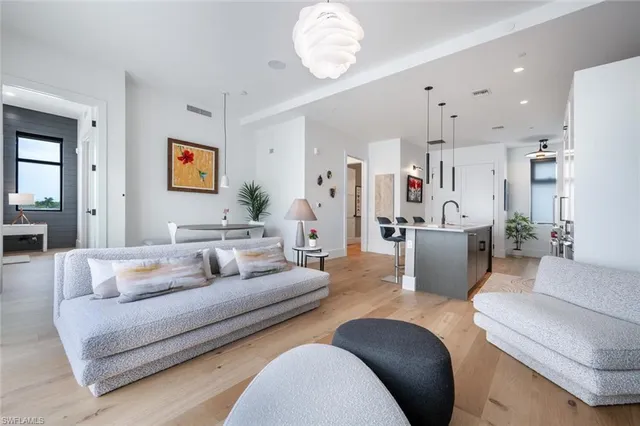 $13,000 | 850 Central Avenue, Unit 311, Naples, FL 34102