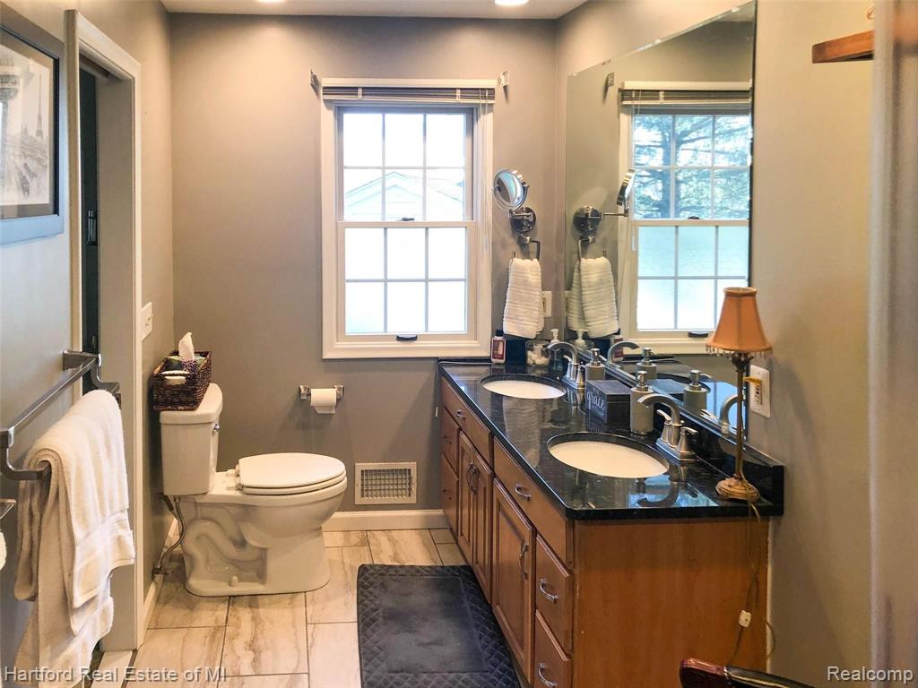 35701 Congress Road Farmington Hills, MI 48335 - Photo 23 of 45