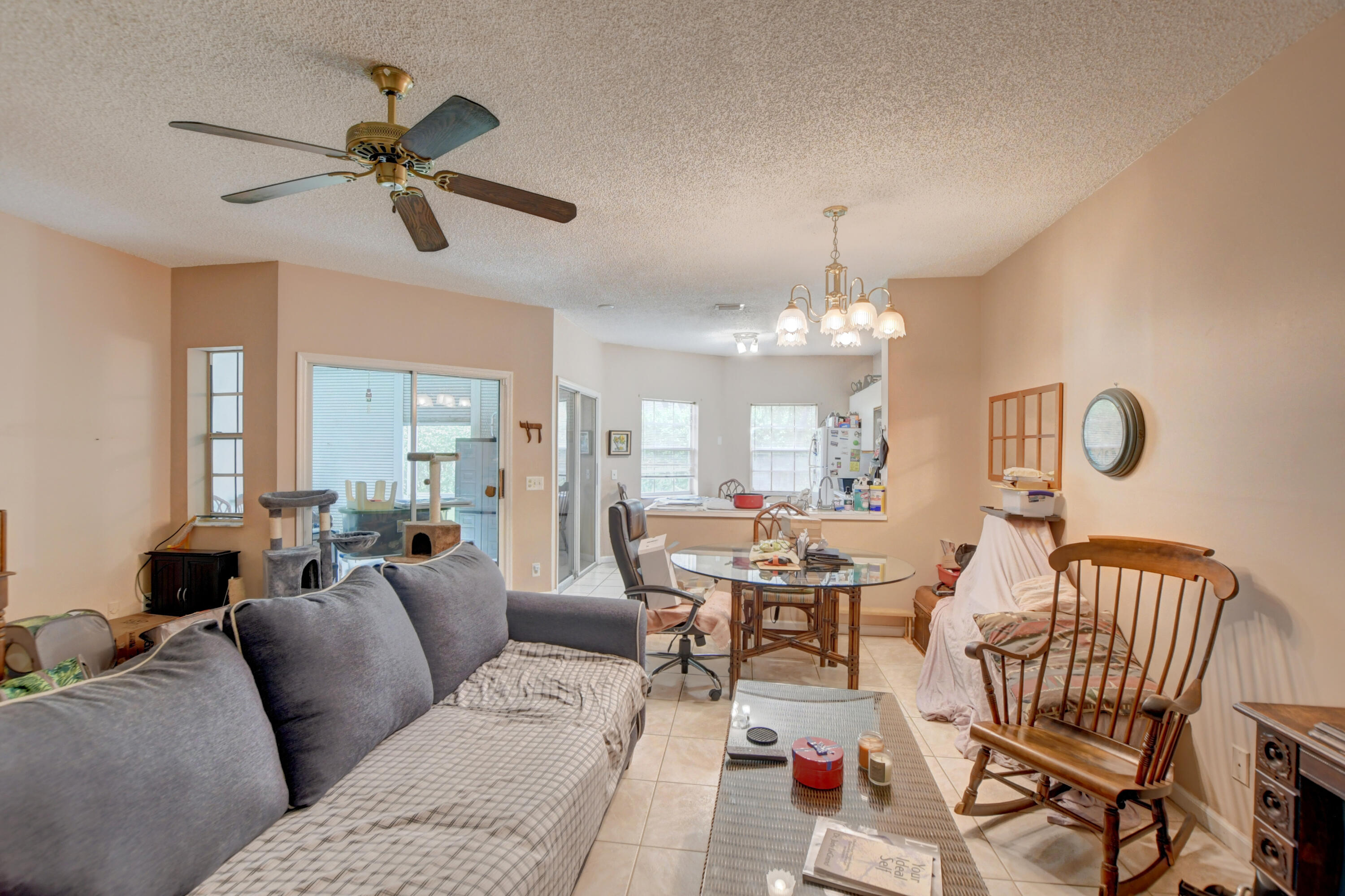 6689 Via Regina Boca Raton, FL 33433 - Photo 5 of 20 living room