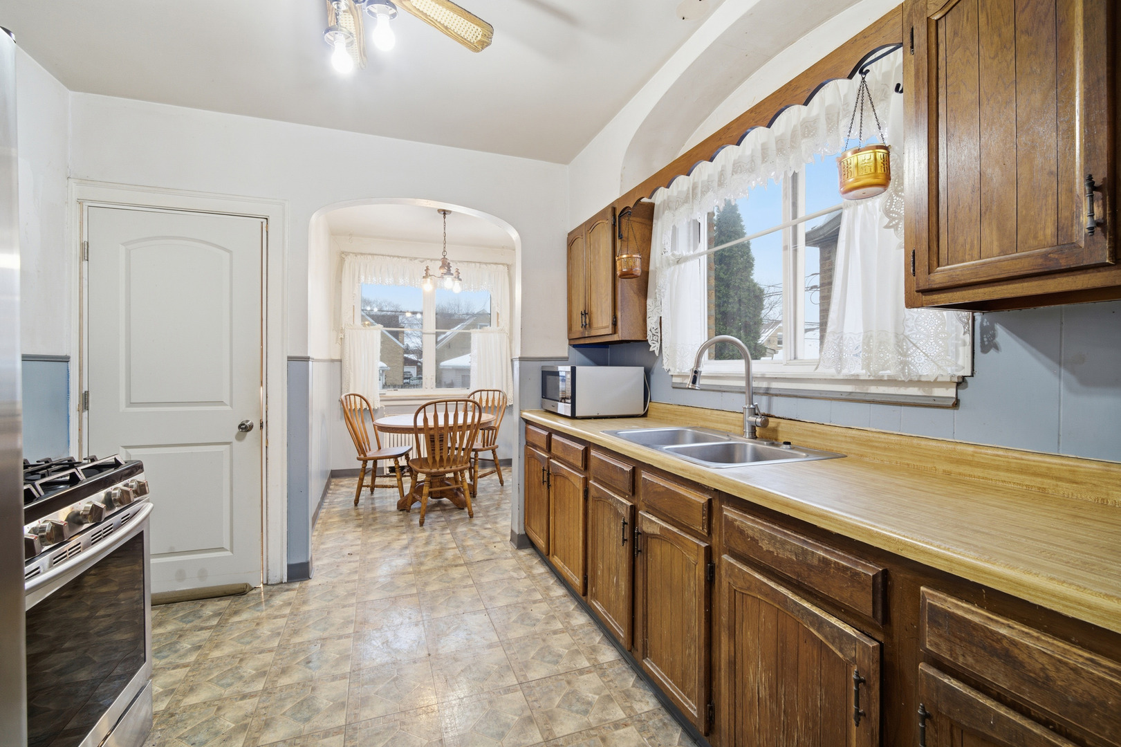 3341 North Rutherford Avenue Chicago, IL 60634 - Photo 8 of 25 Gallery Image 8