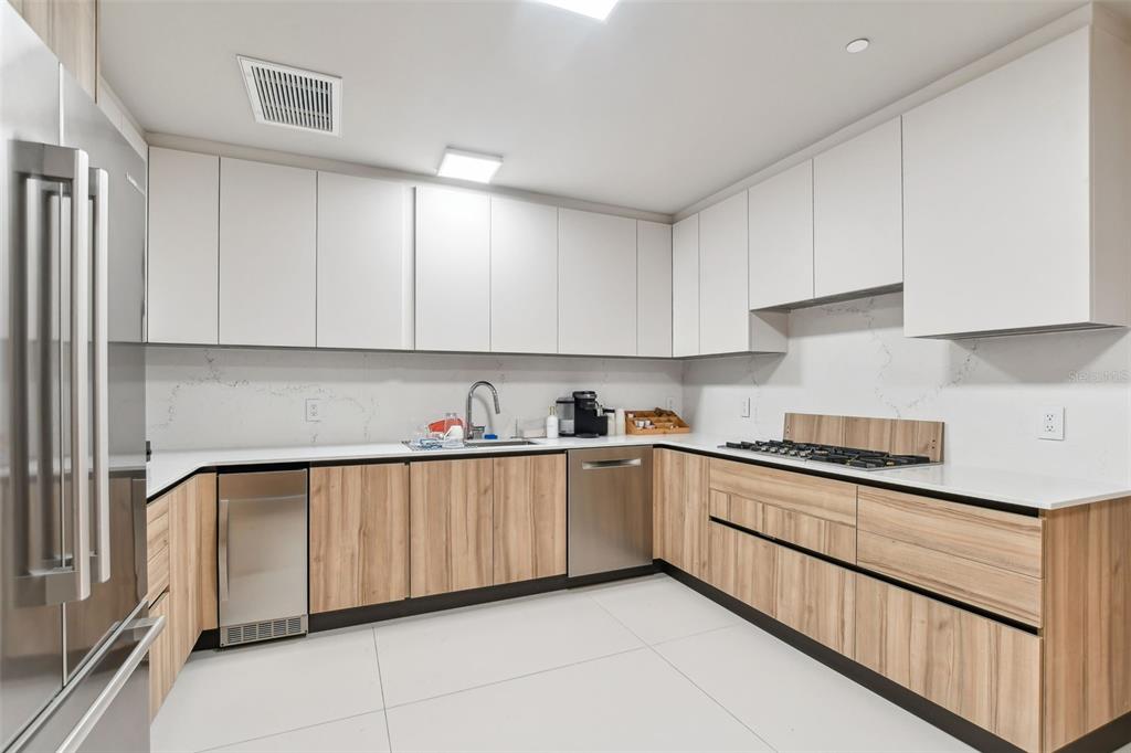1020 Sunset Point Road, Unit 310 Clearwater, FL 33755 - Photo 44 of 86