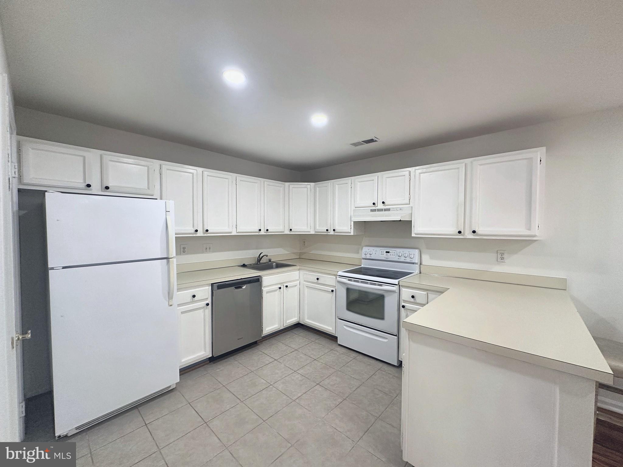 10708 Kings Riding Way, Unit T219 Rockville, MD 20852 - Photo 5 of 15 Gallery Image 5