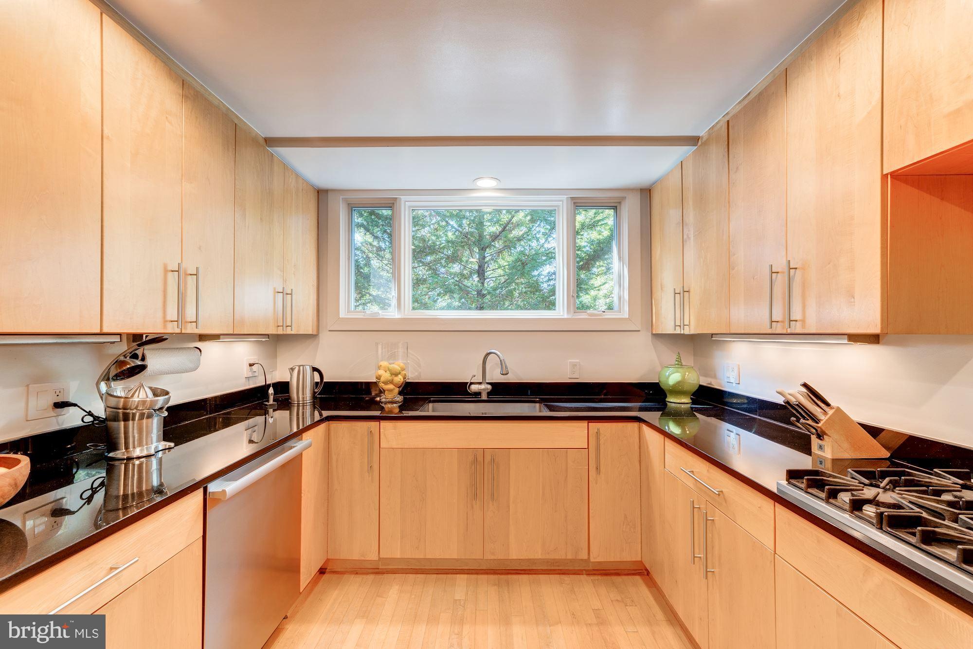 6422 Dahlonega Road Bethesda, MD 20816 - Photo 11 of 48