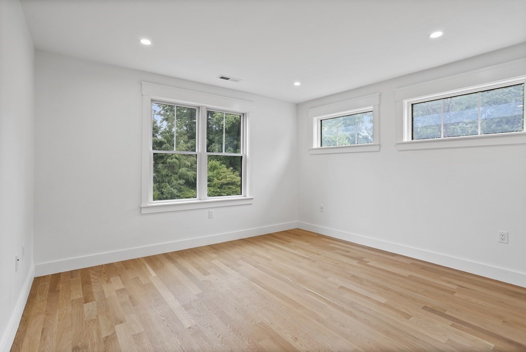 76 Brook Road Weston, MA 02493 - Photo 17 of 31