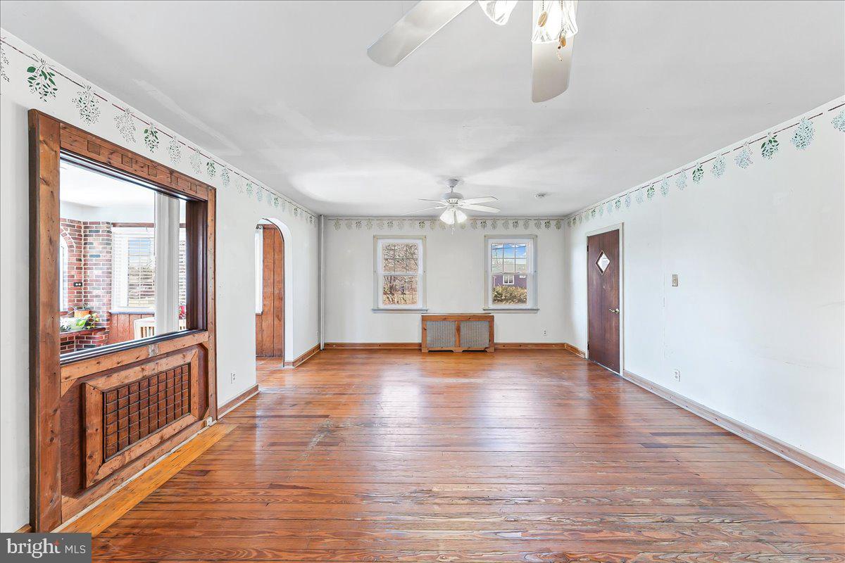 3907 Bethel Road Upper Chichester, PA 19061 - Photo 7 of 37 Living Room